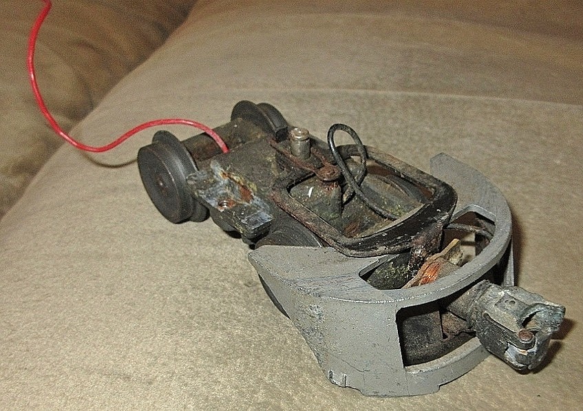 LIONEL #2353 NON POWER F3 FRONT TRUCK ASSEMBLY