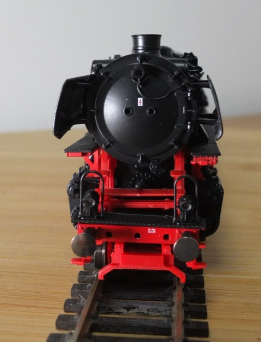 Roco 43260 HO gauge DB BR 44 oil fired Steam locomotive in black livery