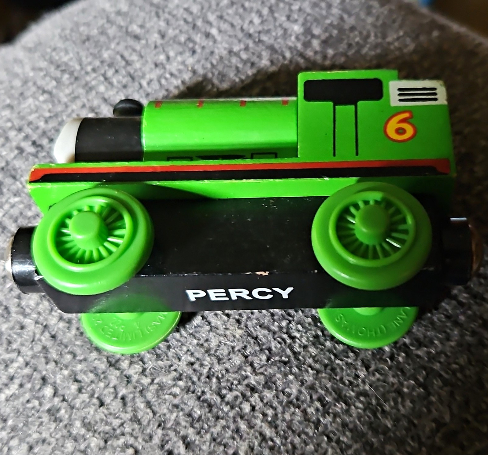 Thomas & Friends Percy #6 Wooden Railway Steam Locomotive Analog Green/Black