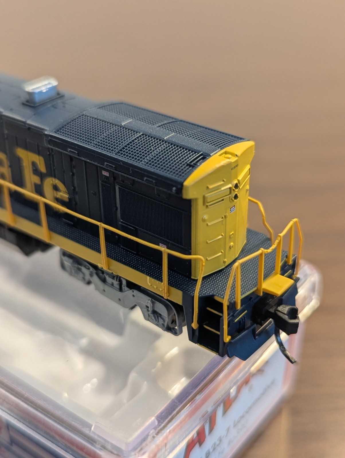 Atlas N Scale GE B23-7 Santa Fe #6390 DCC Ready