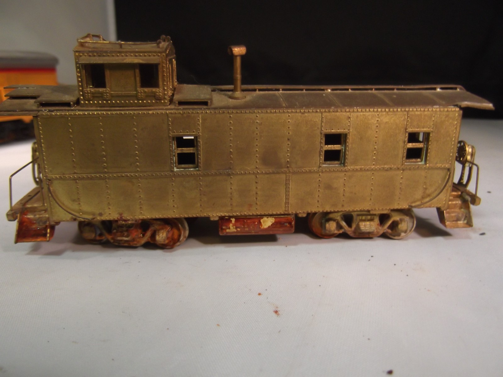 HO Scale Bachmann Locomotive Engine for Repair and a Brass Caboose from Japan