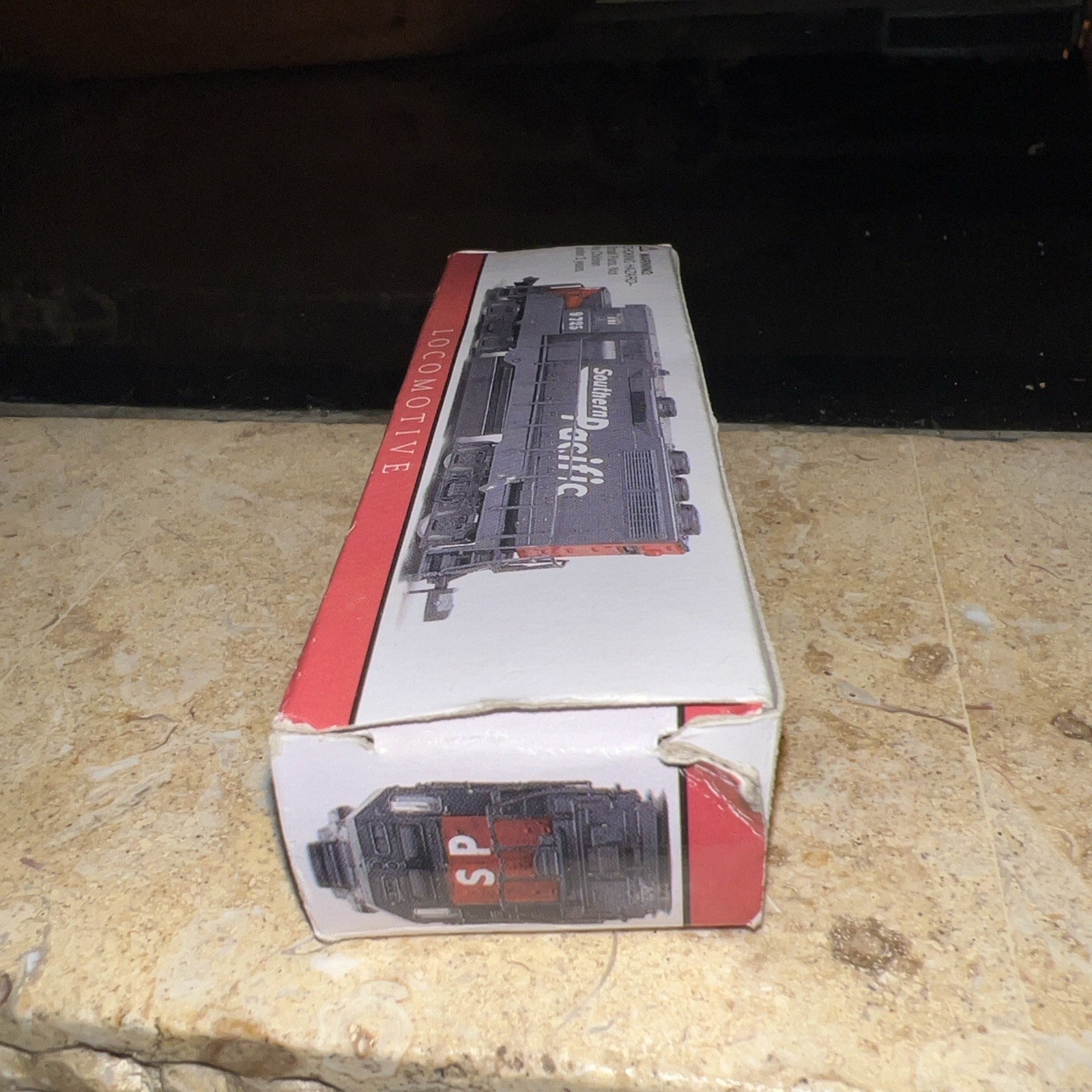 Vintage Southern Pacific Locomotive 9725 Never used still in box. N Scale