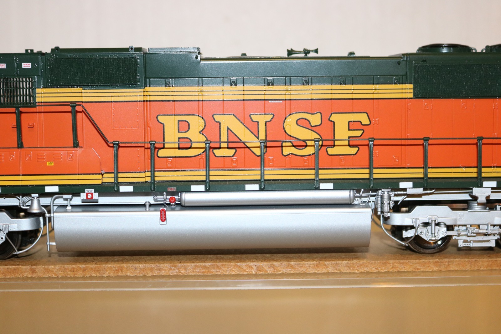 !!! Overland Models AJIN O Scale BNSF SD75M C/P w/ too many LIGHTS #8214