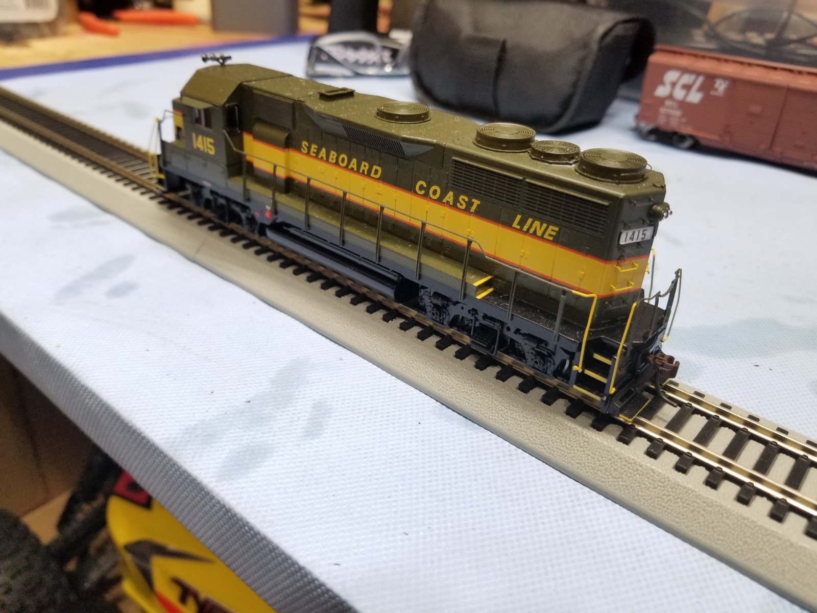 Athearn RTR HO GP35 Seaboard Coast Line #1415 Dcc Ready