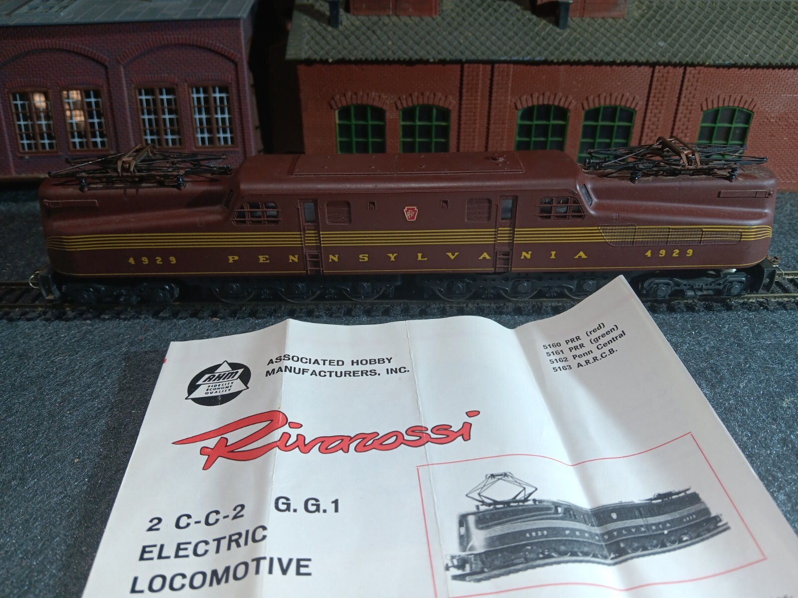 HO Rivarossi PRR GG-1 Cab 4929 Tuscan Red with Kadee Couplers, Plastic Box/Ln