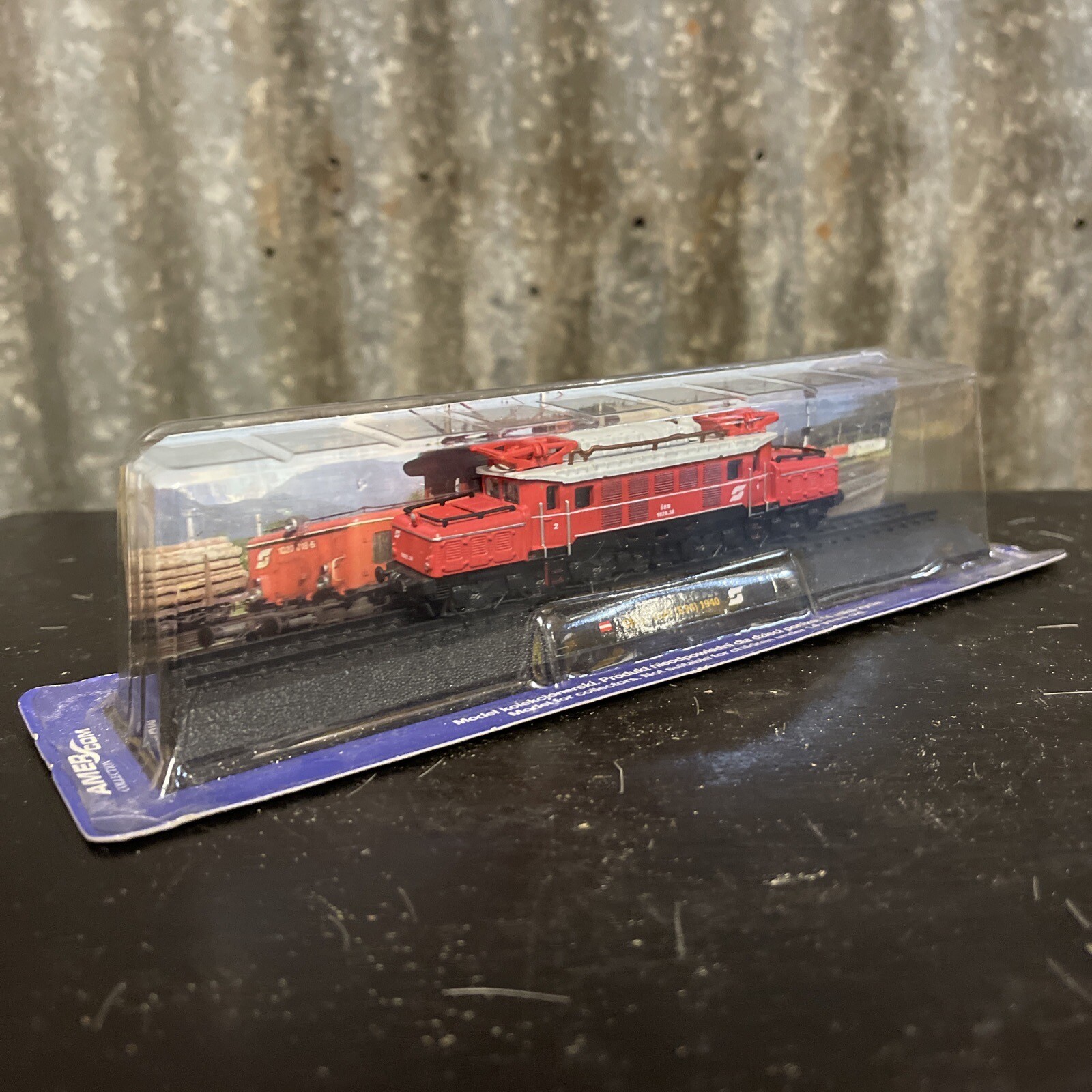 Class 1020 (E94) 1940s Model Train Railway – Locomotives of the World BNIB