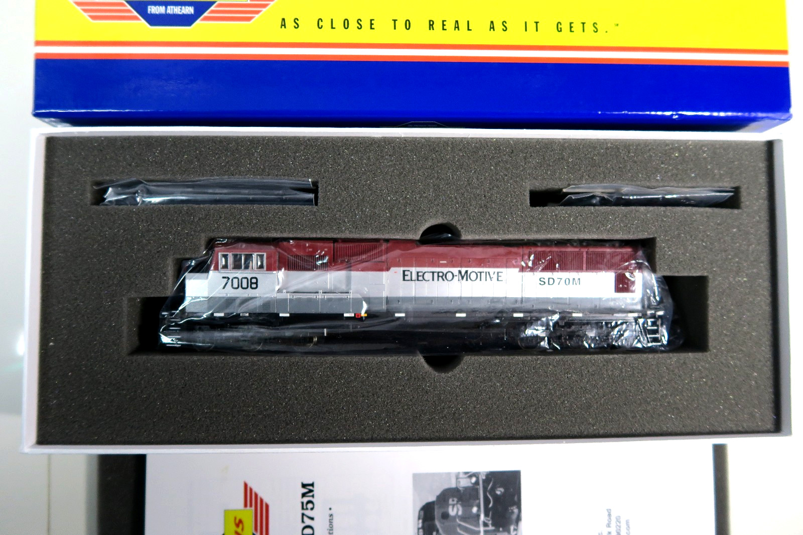 Athearn Genesis HO Locomotive G6122 SD70M EMD Leasing #1 7008 NIB