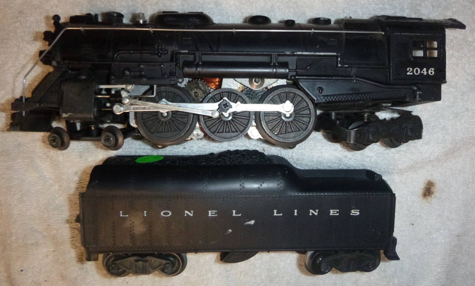 Lionel 2046 baby New York Central Hudson with 2046 tender