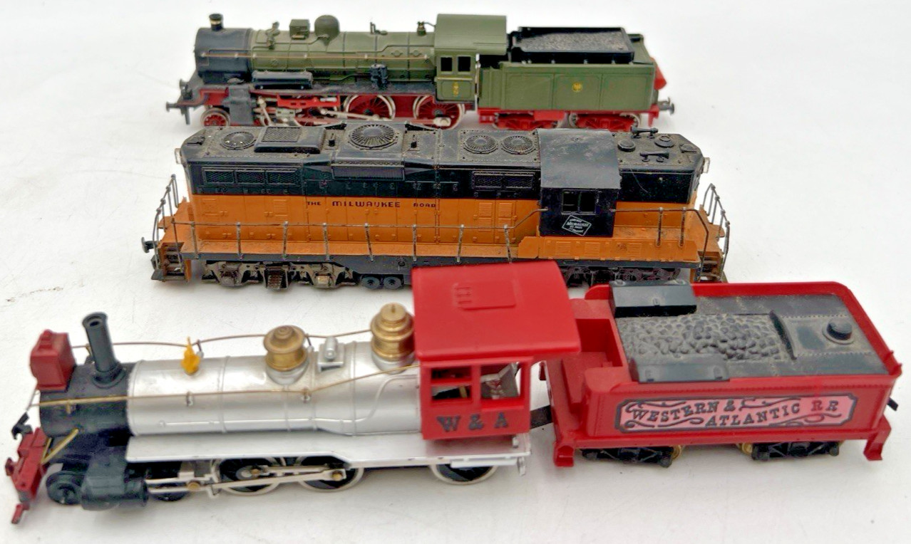 6 LOCOMOTIVES C.B. & Q 5601, BN 9987, MILWAUKEE RD, DURANGO 5628 + EXTRAS