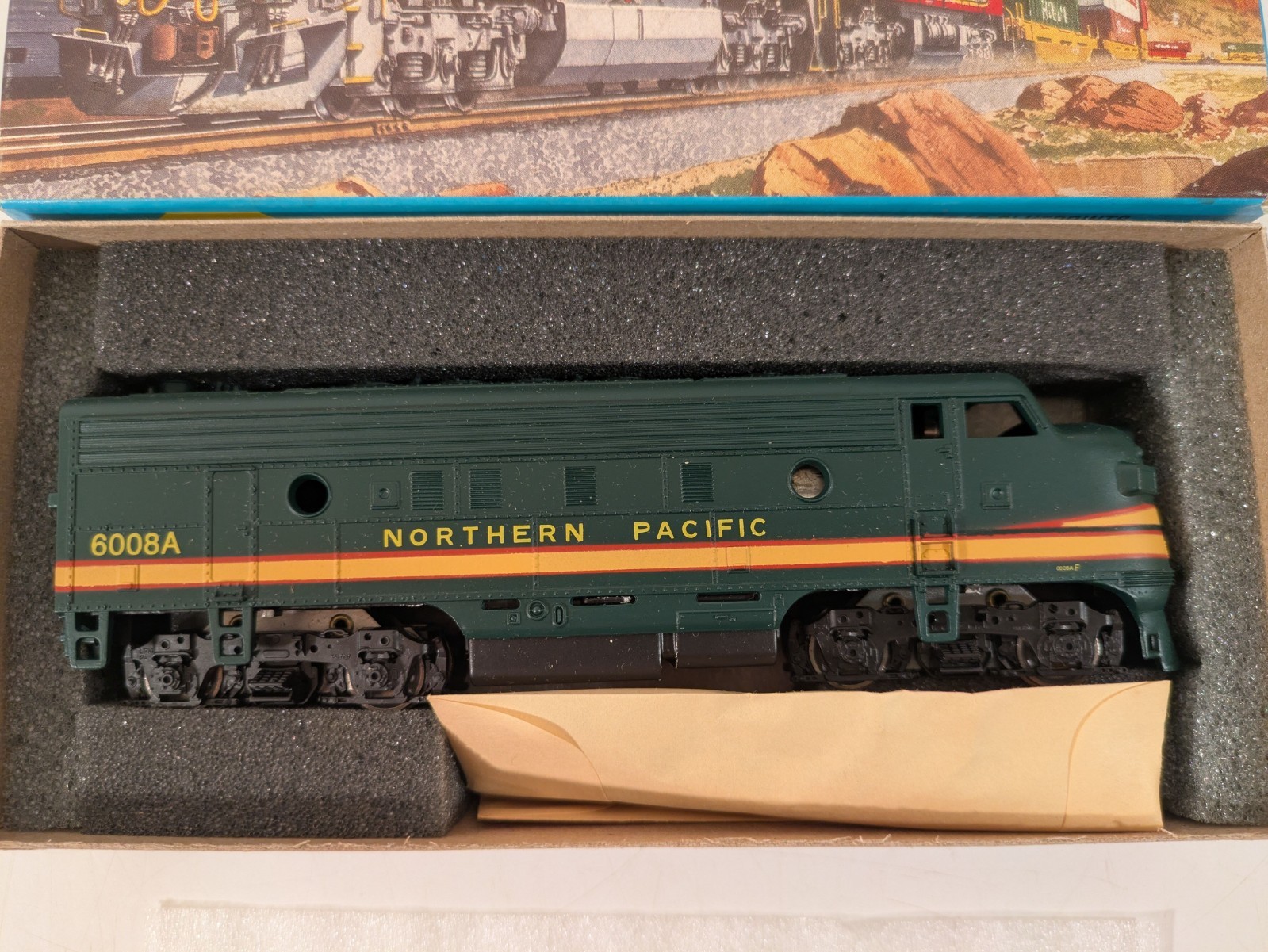 HO EMD F7A NP Northern Pacific DC NIB NOS # 3229