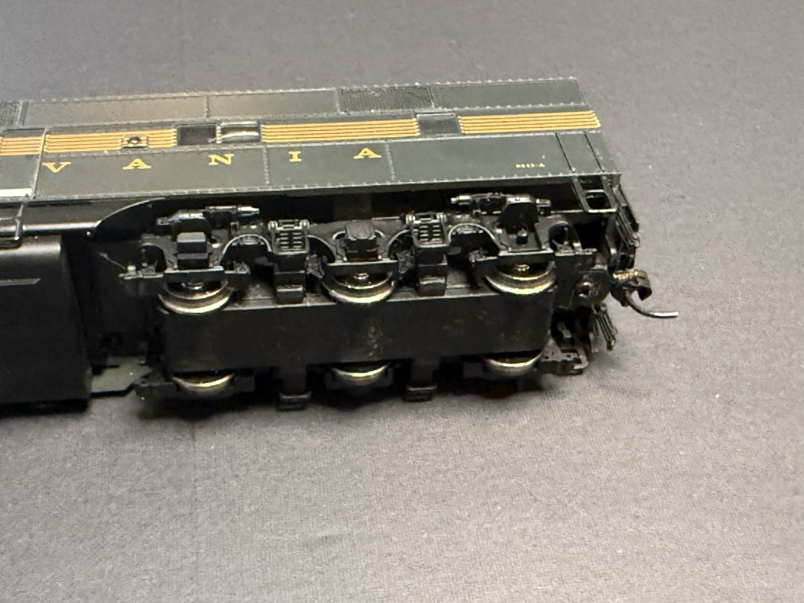 FOR PARTS Walthers Proto E7A Pennsylvania PRR 5843 DCC HO Green Gold 920-40986