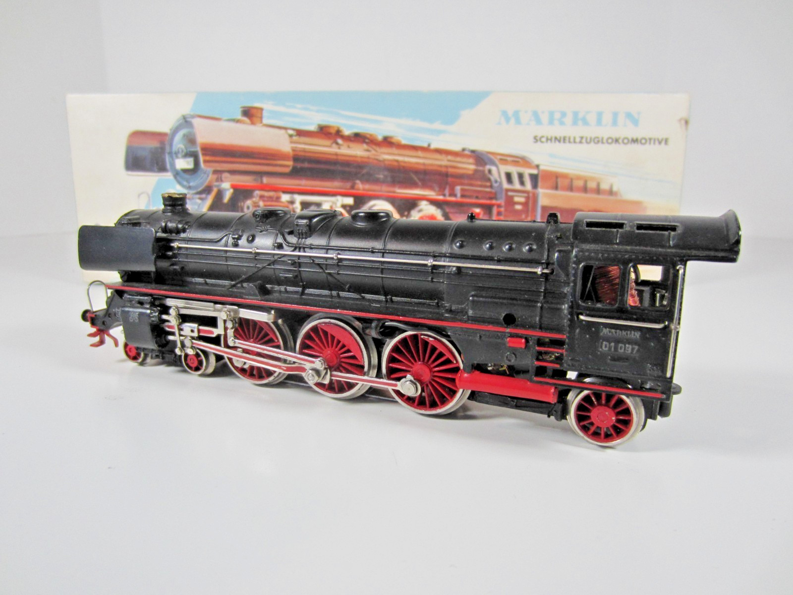Marklin 3048 German Federal Railways Class 01 4-6-2 Steam Locomotive