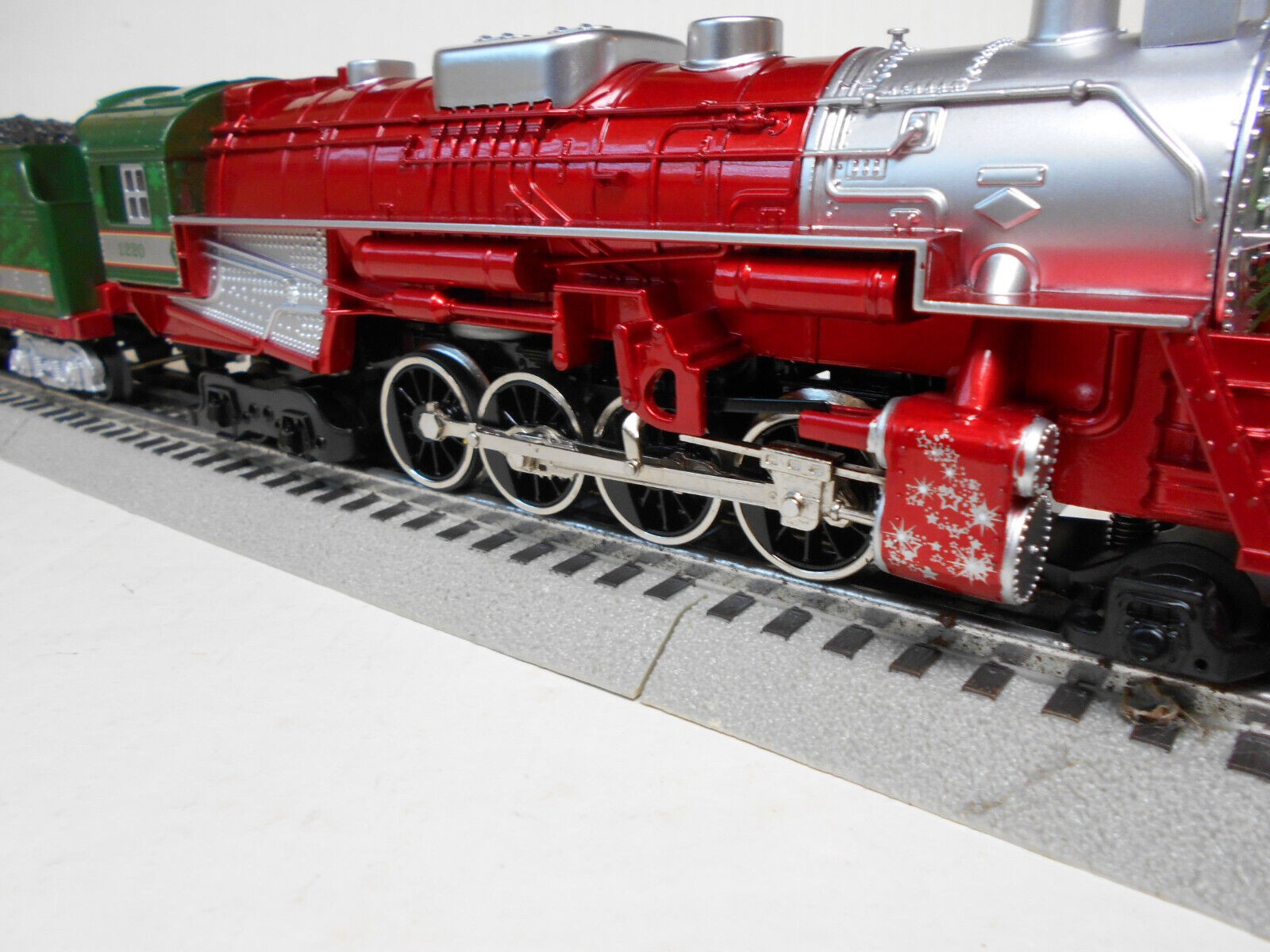 LIONEL 2123100-E CHRISTMAS EXPRESS LIONCHIEF BERKSHIRE STEAM LOCO O GAUGE