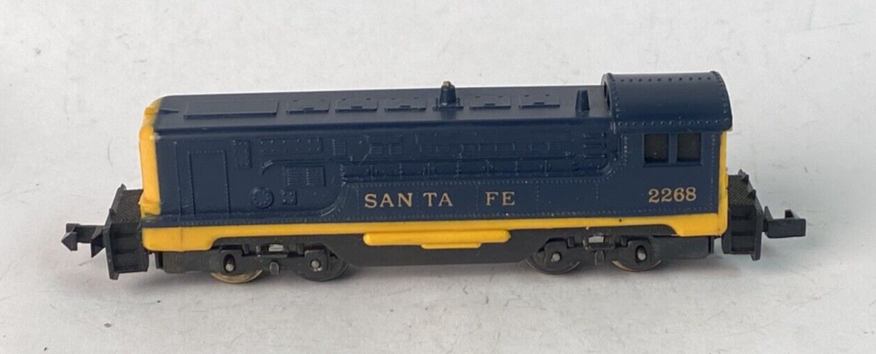 Arnold Rapido N Baldwin Diesel 2268 Santa Fe Runs Body Warped On Sides