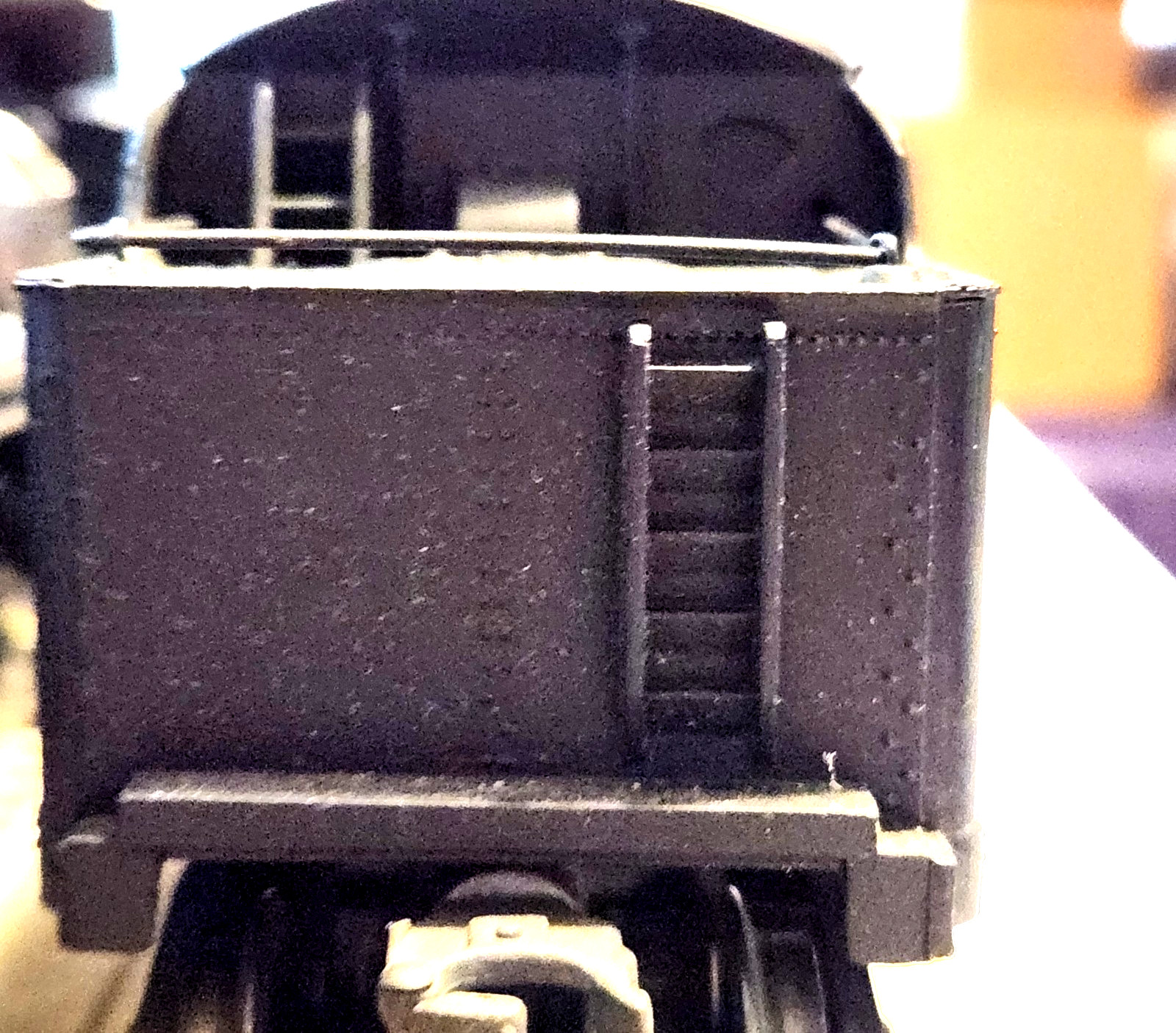 LIONEL 2466W TENDER ONLY NO LOCO IN FAIR COND, FLYING SHOE TRUCKS DEEP DISH WHLS