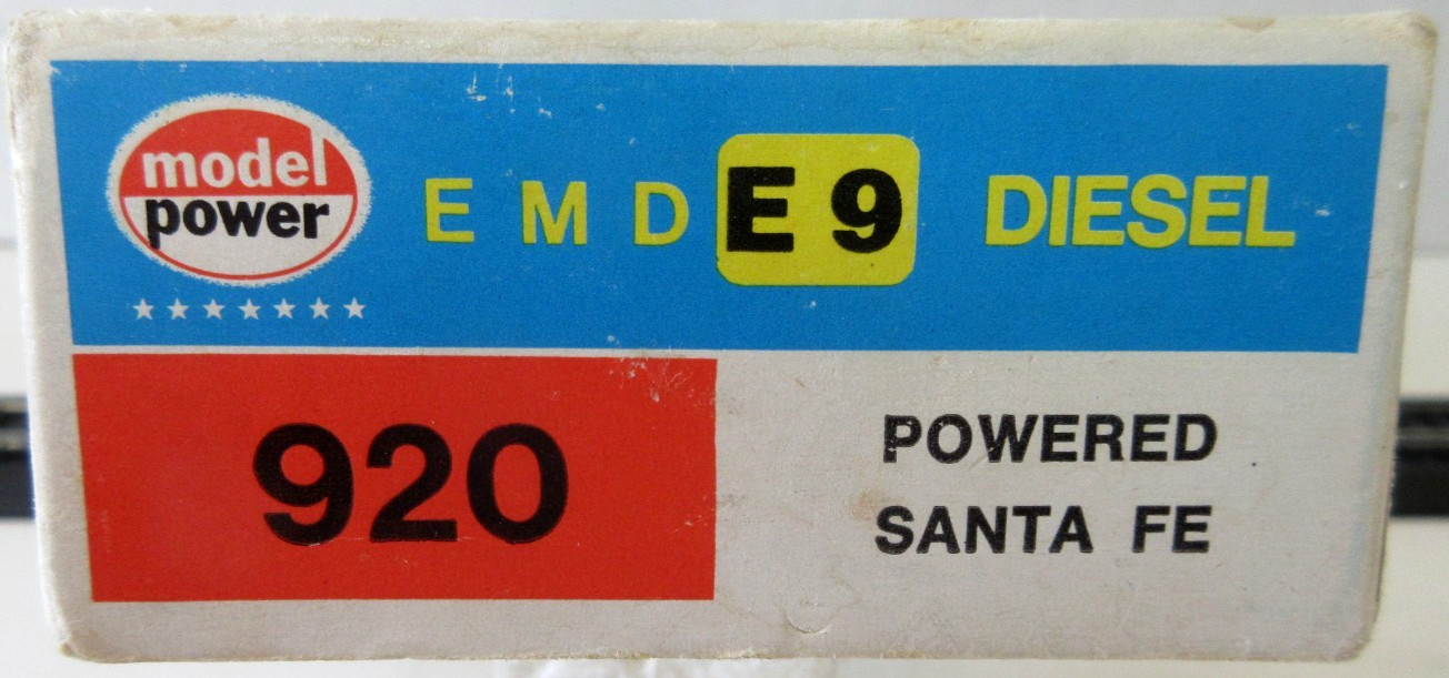 Model Power Santa Fe EMD E9 Powered Diesel Locomotive. HO Scale 920
