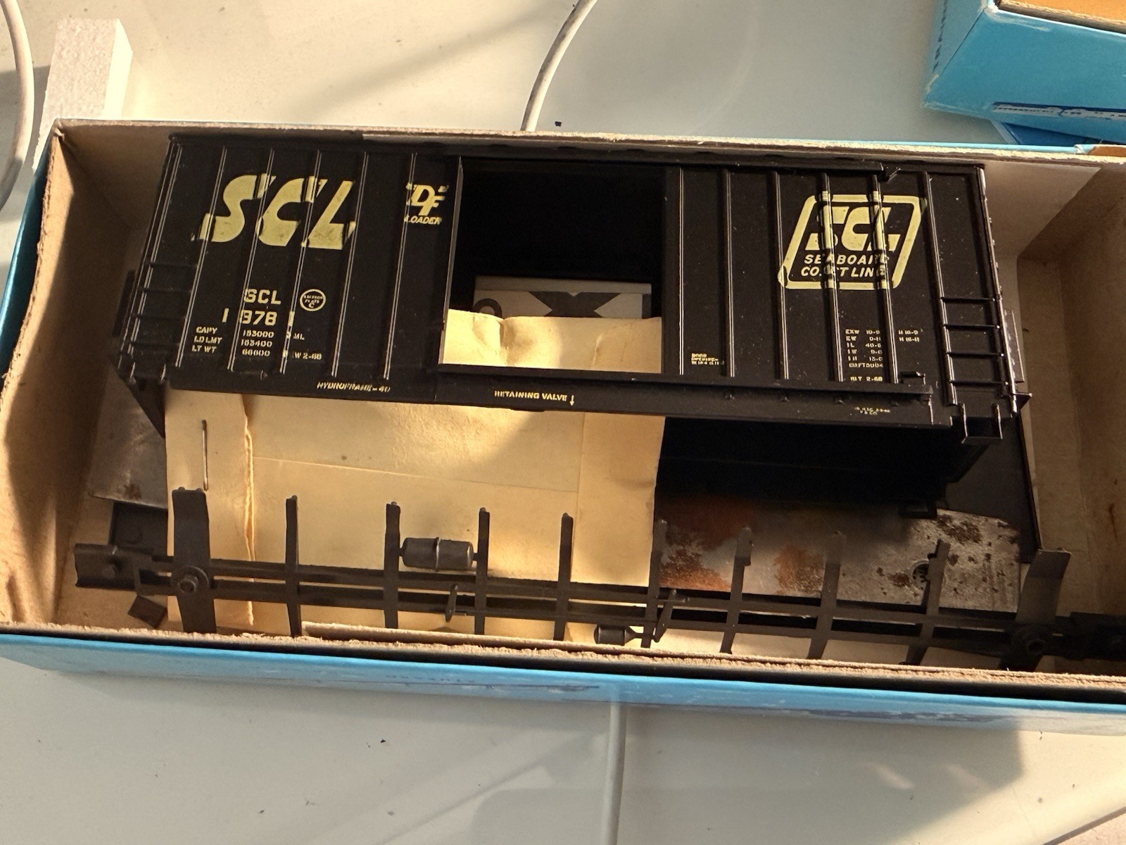 GSB Rail Ltd SD40-2 Seaboard System #3706 Powered HO Scale + 3 Seaboard Cars NEW