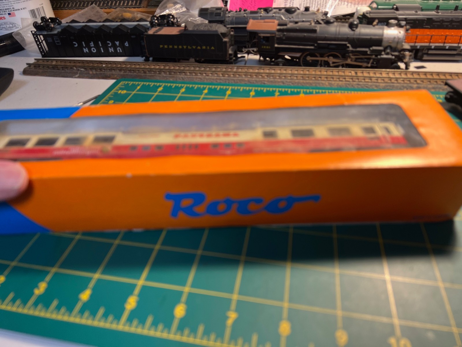 Roco 44408 / 4271F “Reisebüro Mittelthurgau” Panorama Passenger Coach HO Scale