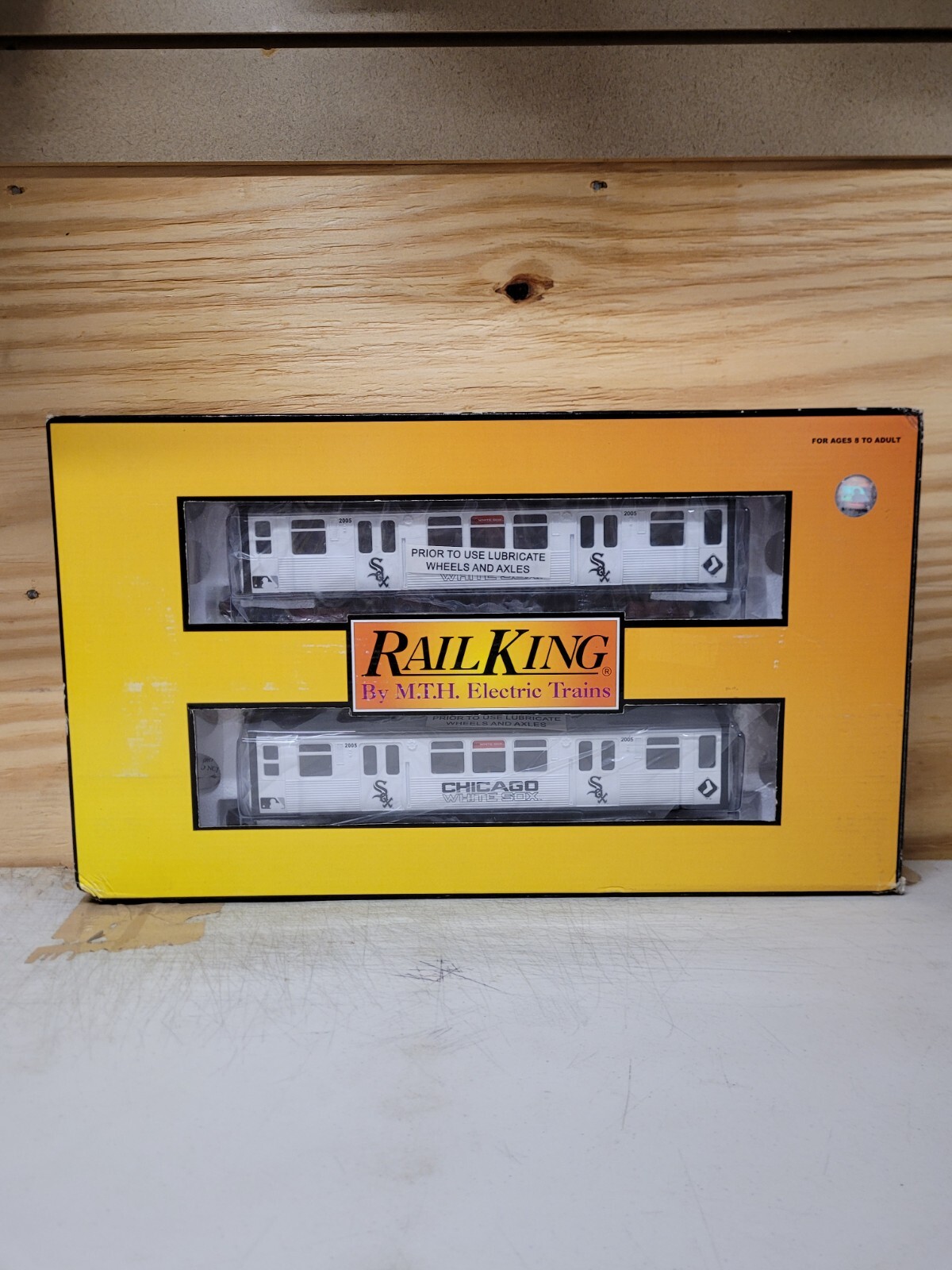 Railking by MTH 30-2622-3 MLB – Chicago White Sox 3200 2-Car Subway Add-On Set