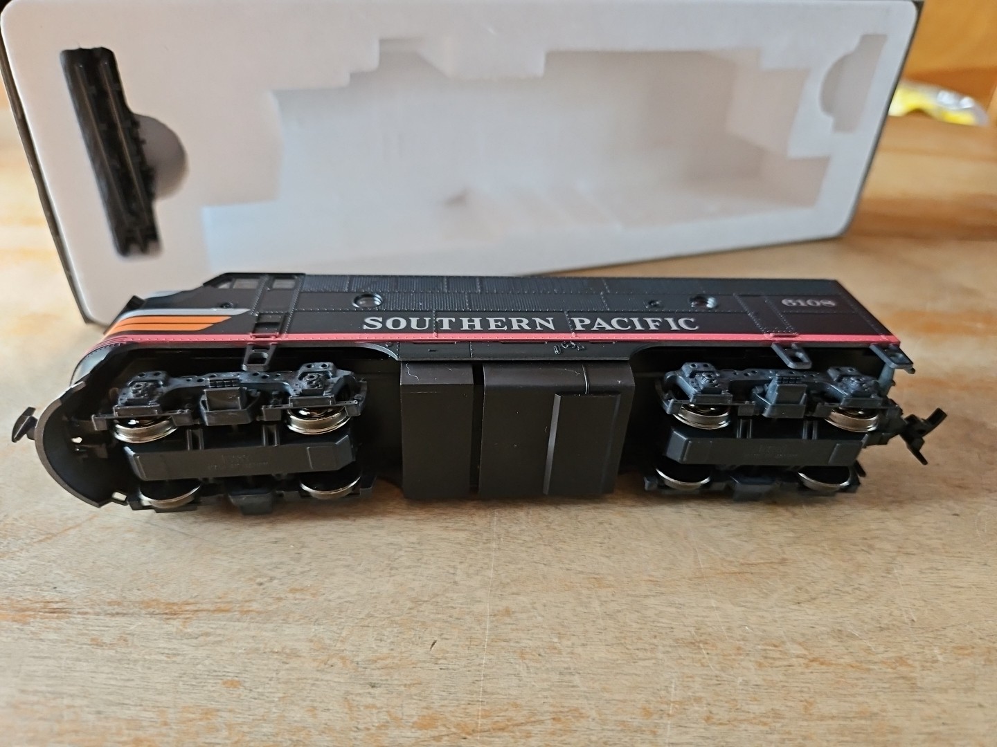 Stewart 8210 HO Southern Pacific Black Widow F3A #6108 Phase II Low Fans DC NEW