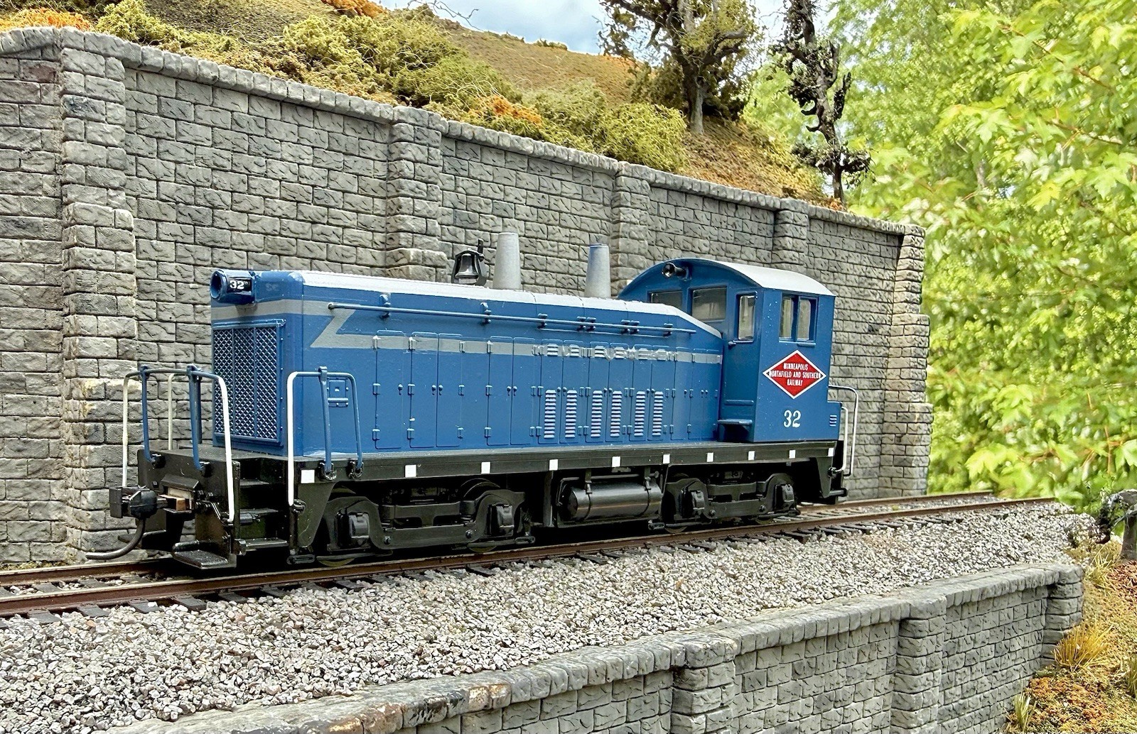HO Athearn EMD SW7 SW1200 MNS #30 Switcher DC/Custom/LNIB
