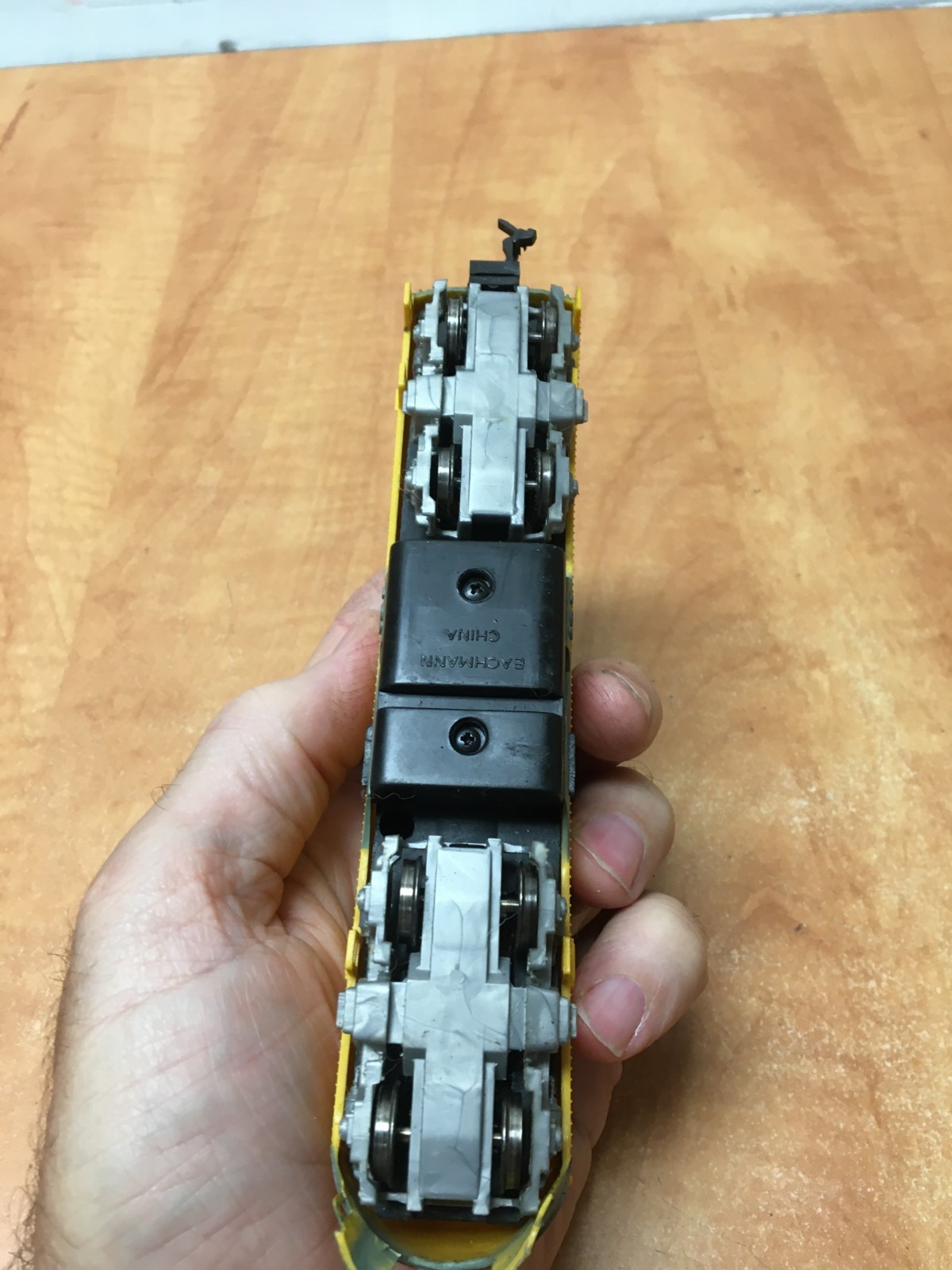 Bachmann Union Pacific HO Scale 1206 Train Engine Yellow Working but READ