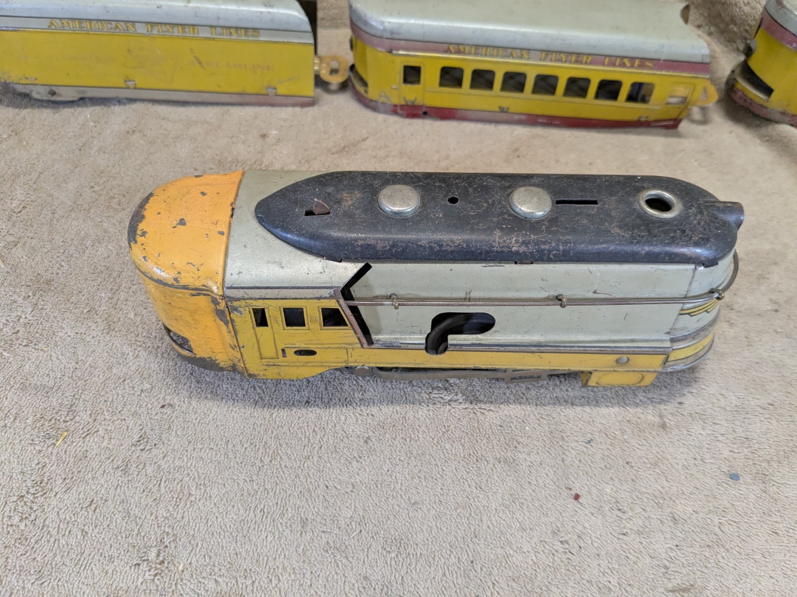 American Flyer Prewar Hiawatha Streamliner Lot of 4 Untested Yellow Gray