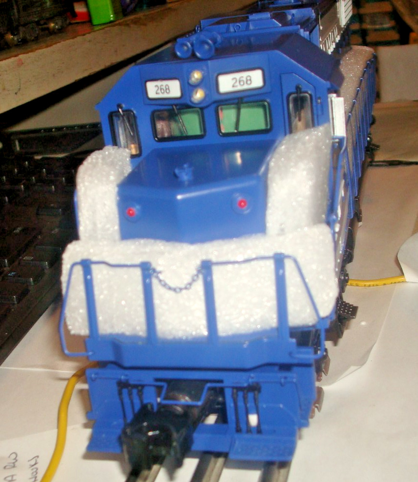 MTH. RAIL KING. LONG ISLAND . GP38-2 DIESEL ENGINE # 268. ITEM 20-20396-1