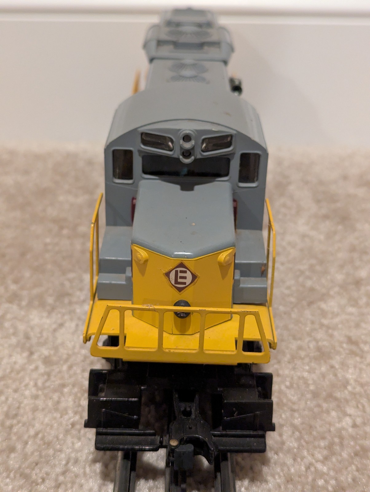 Lionel 6‑8369 Erie Lackawanna GP‑20 Diesel Locomotive – Good Condition – w/Box