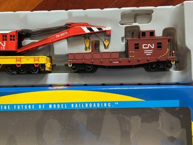 CANADIAN NATIONAL 200 ton ROTATING HEAVY DUTY WRECK CRANE w/TENDER HO SCALE NEW