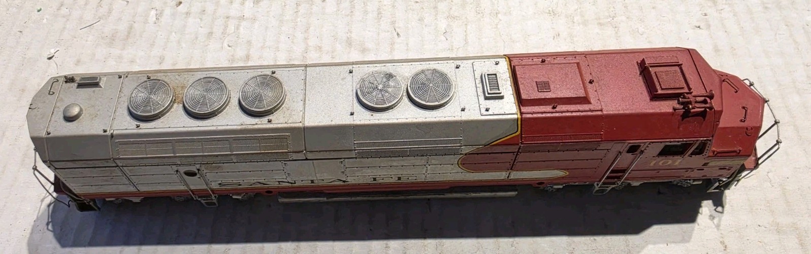 Athearn HO Scale Diesel Engine Santa Fe #101