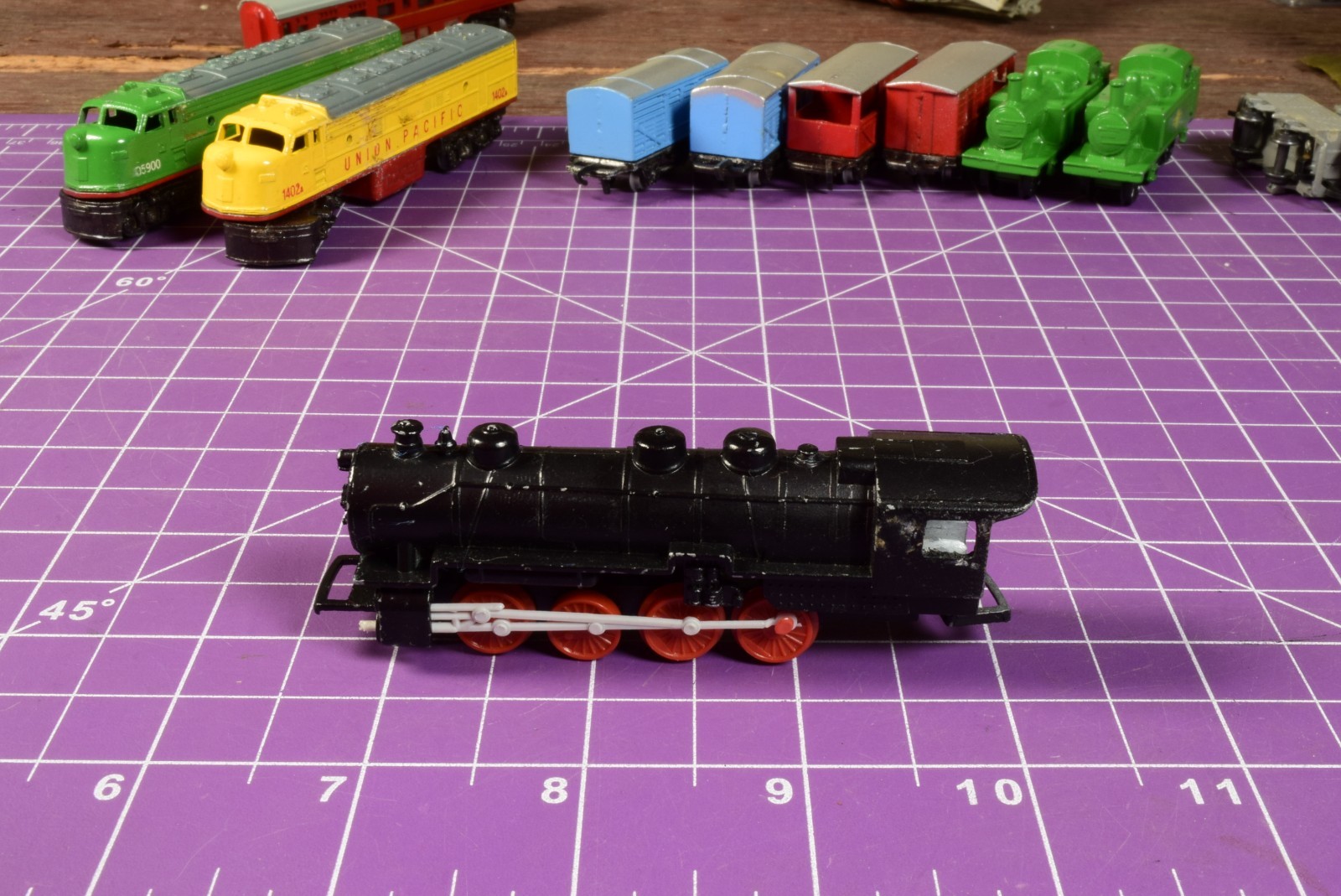 N/OOO SCALE – Lone Star Treble-O-Trains 0-8-0 Steam Locomotive