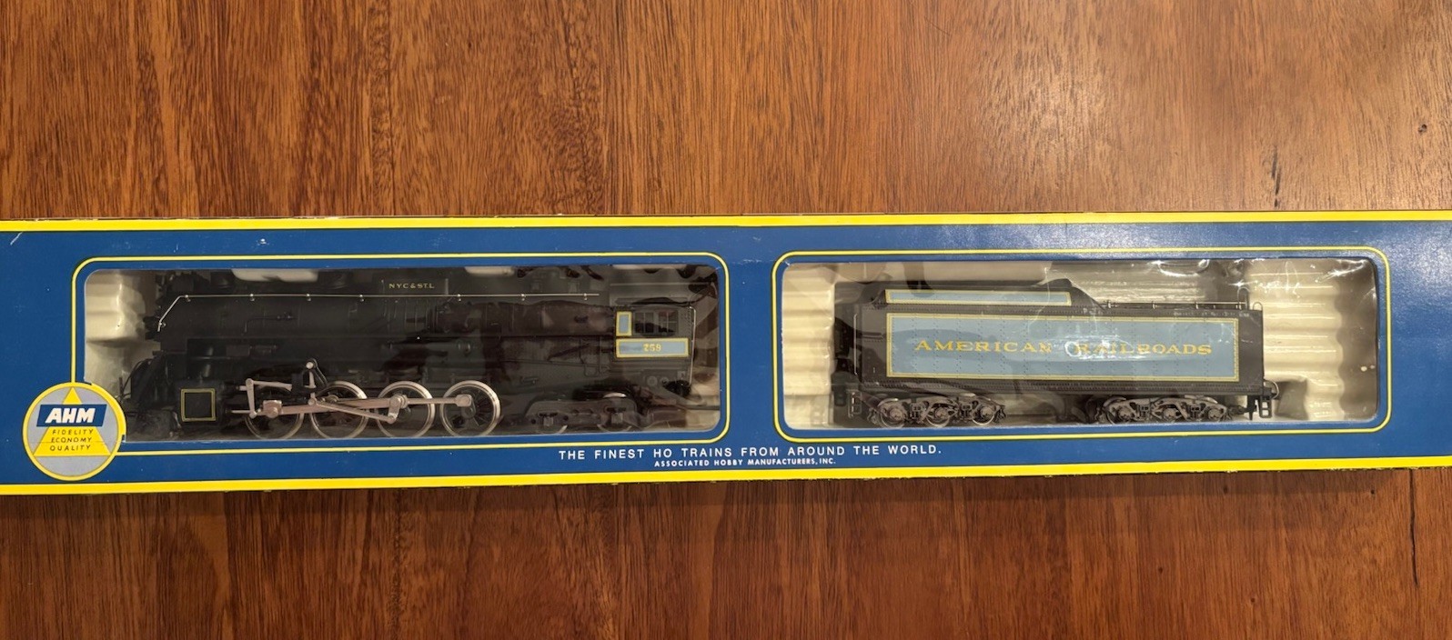 AHM/RIVAROSSI 2-8-4 BERKSHIRE AMERICAN RAILROAD STEAM LOCOMOTIVE HO SCALE