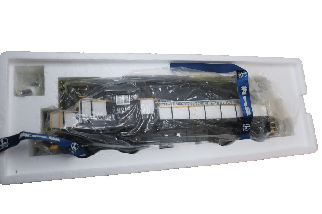 Lionel 6-18598 O Gauge New York Central RS-11 Diesel Locomotive w/TMCC #8010