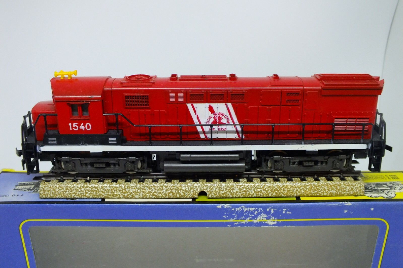 Vintage AHM HO Alco Century 424 Central RR Company of New Jersey Locomotive. OVP