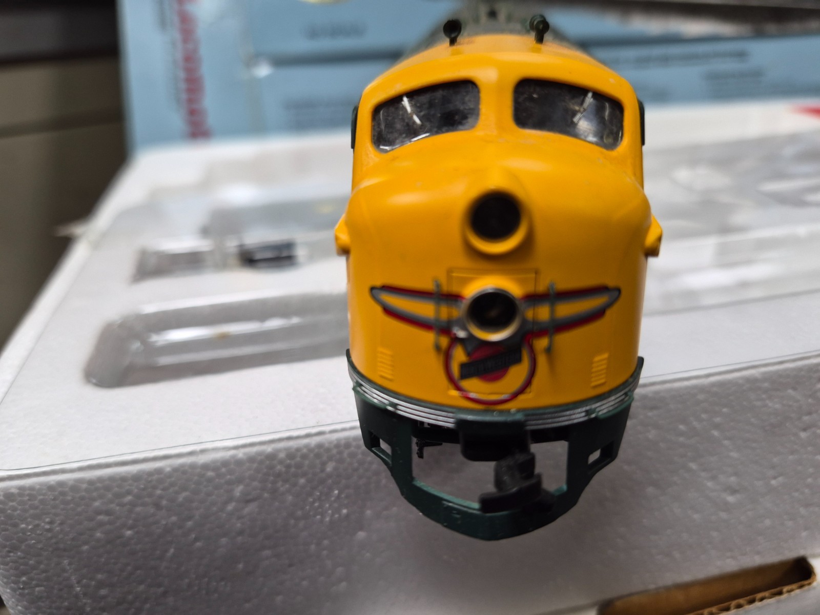 LIFE LIKE 21060 PROTO 2000 HO CNW EMD E-7 A DC/DCC READY RD# 5009A PRE OWNED