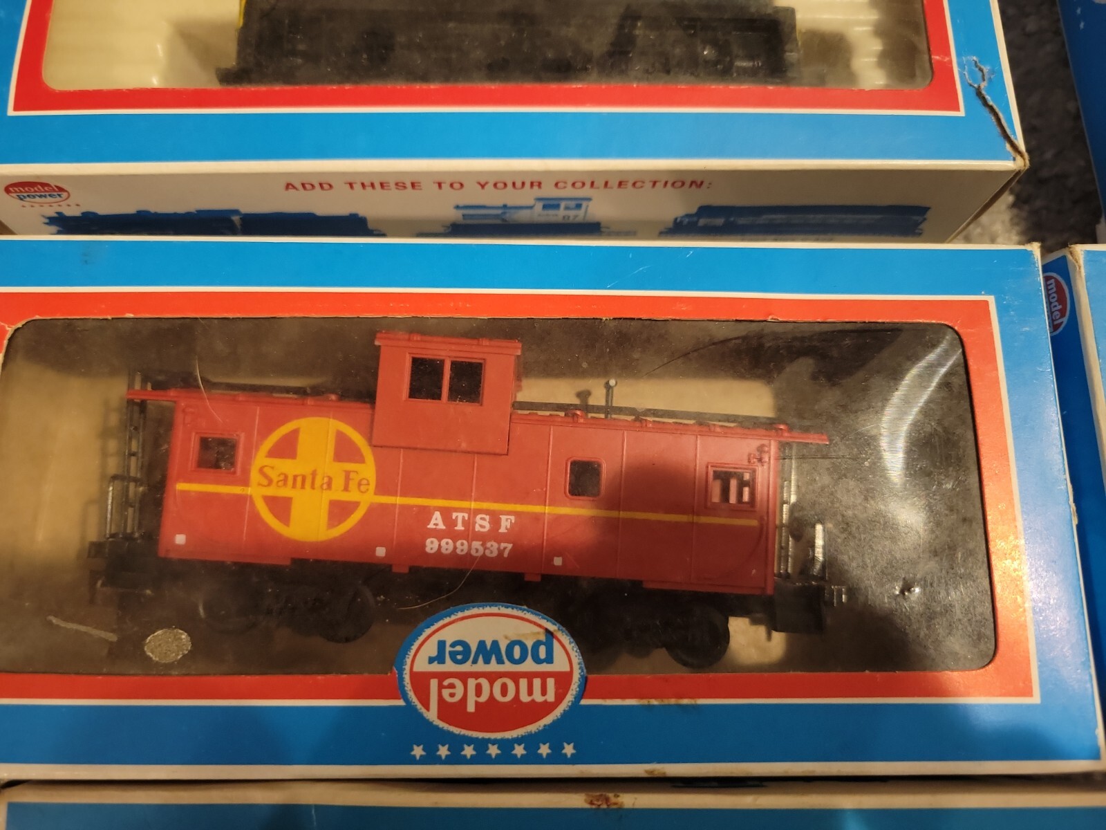 Model Power HO Santa Fe Engine Caboose Tanker Track Transformer Lot Trains