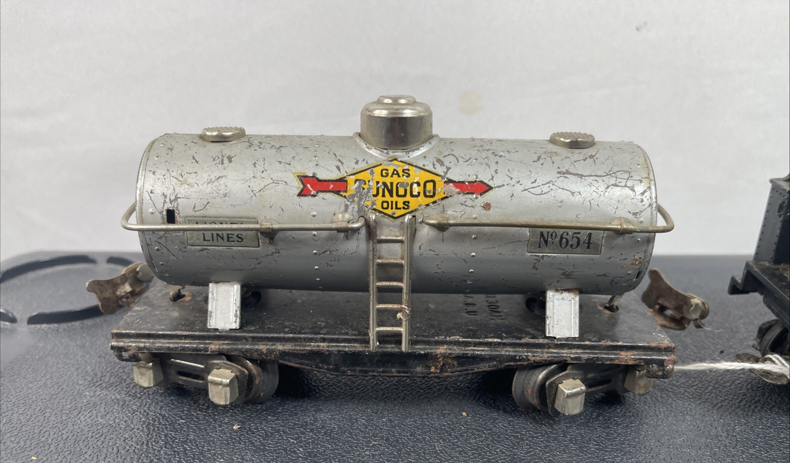 Vtg Lionel 8302 Green Steam Engine Locomotive w/ Nickel Tender Car & Sunoco Tank