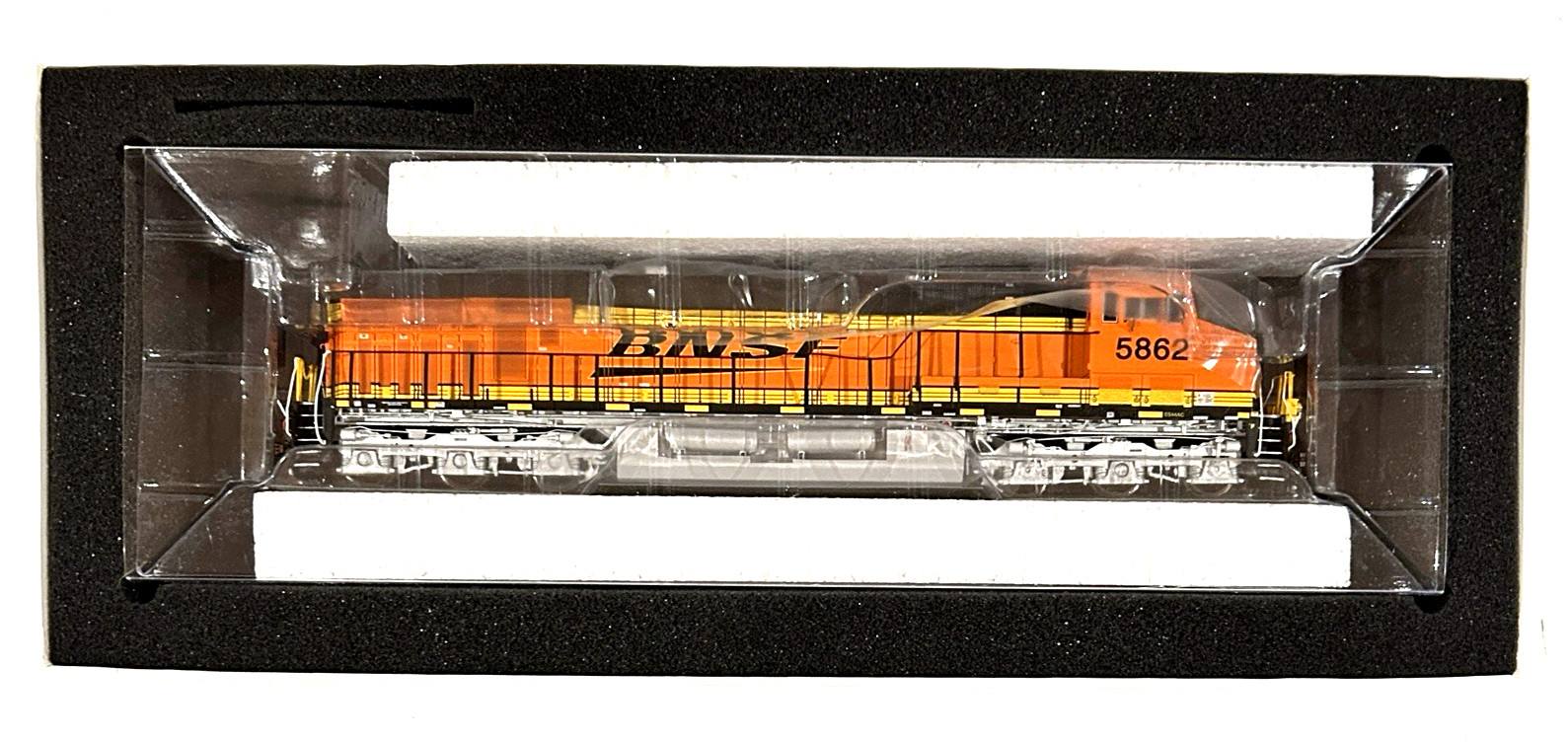 HO Scale Athearn Genesis G69704 Burlington Northern Santa Fe BNSF ES44AC #5862