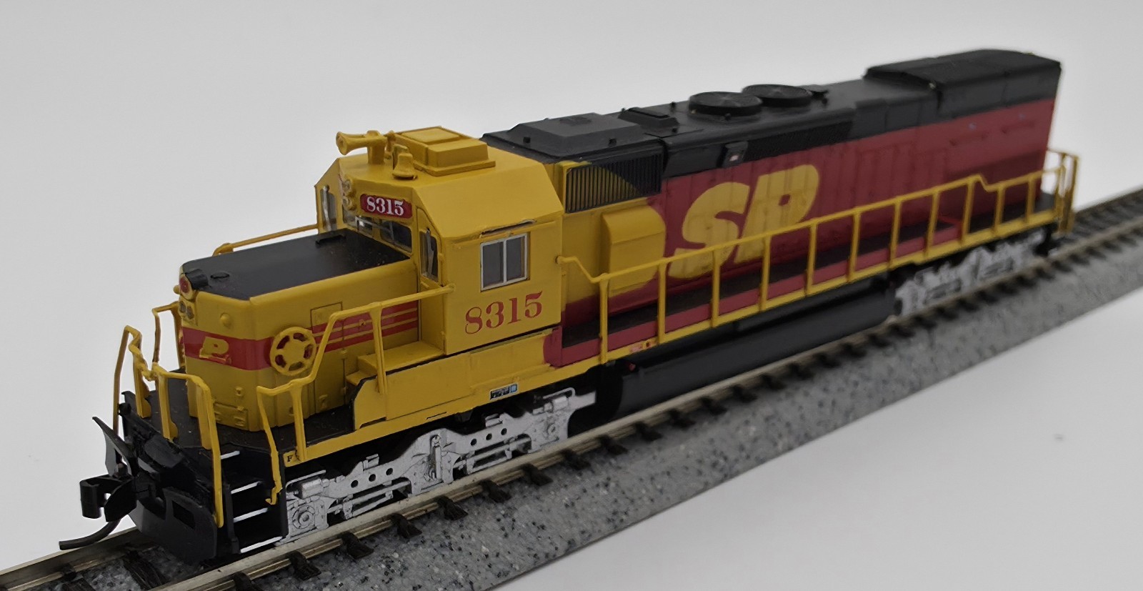 Intermountain N Scale Southern Pacific #8315 Kodachrome SD40T-2 w/ silent DCC