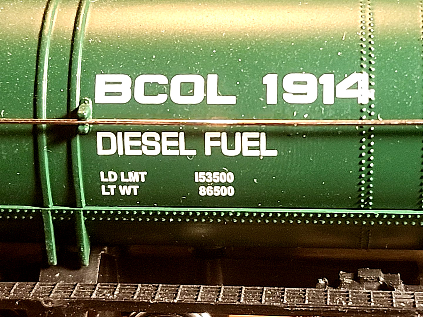 Walthers HO=1/87 Tank Cars-BCOL=BRITISH COLUMBIA RAILWAY-BUILT-RTR-LAYOUT-MW