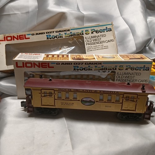 LIONEL 1980 PEORIA & ILLINOIS ENGINE AND CARS BUNDLE