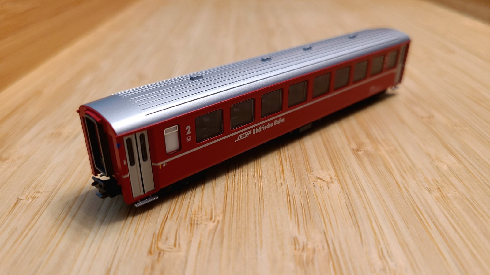 Kato 10-1514 N Scale RhB Ge4/4-II 622 “Hakone Tozan Railway” 3-Car Set w/ TCS…