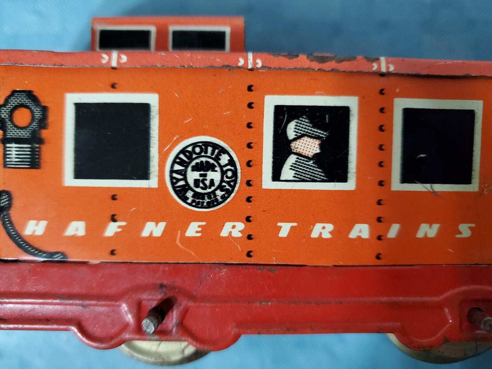 VTG Hafner Wyandotte 78100 Yellow Aqua Coal Tender & 41021 Red Caboose O & O27