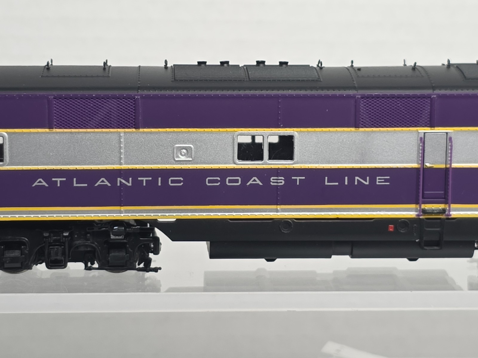 Proto 2000 HO Scale 21054 Dummy Atlantic Coast Line E7-B Unit ACL 755B NOS