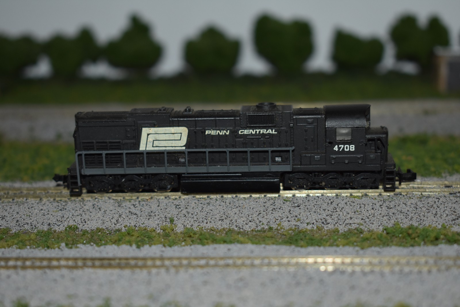 N Scale Custom Con-Cor Penn Central Alco C636 Diesel Locomotive 4708 C56587