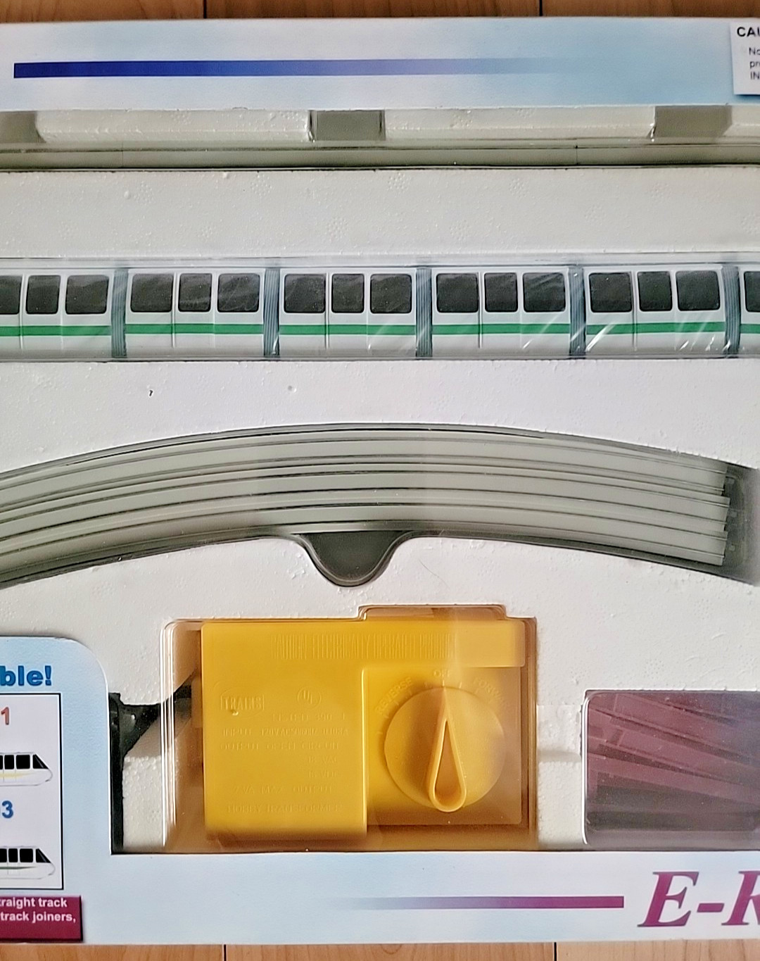 E-R Models Monorail GREEN Stripe #4901 HO Scale — Complete NEW READ