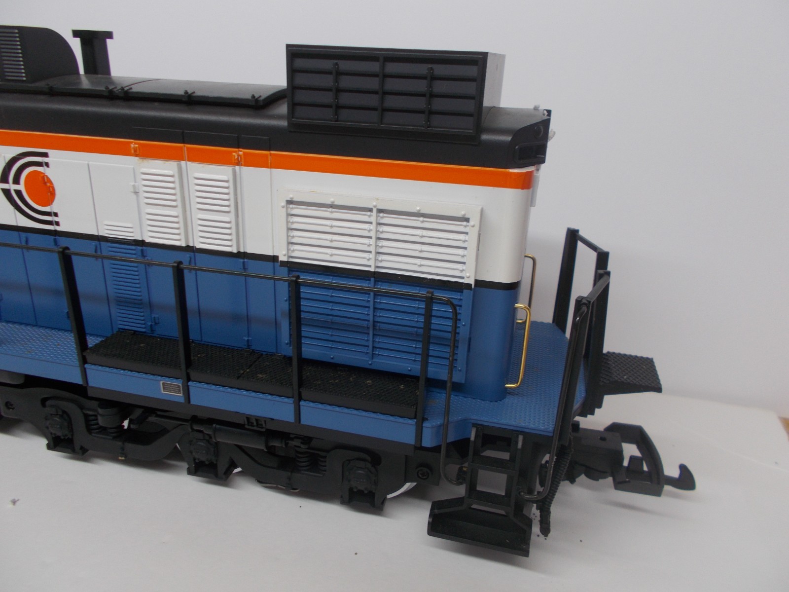 L G B # 2055 ~ WHITE PASS DIESEL LOCOMOTIVE # 110 ~ RUNS FINE ~ G SCALE