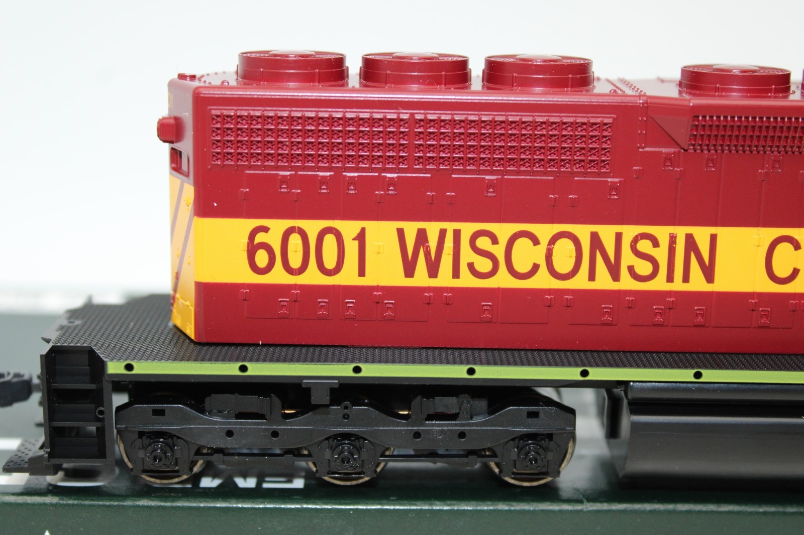 Kato HO WC Wisconsin Central SD40 Diesel Locomotive #6001 NOS 37-6329 DCC Ready