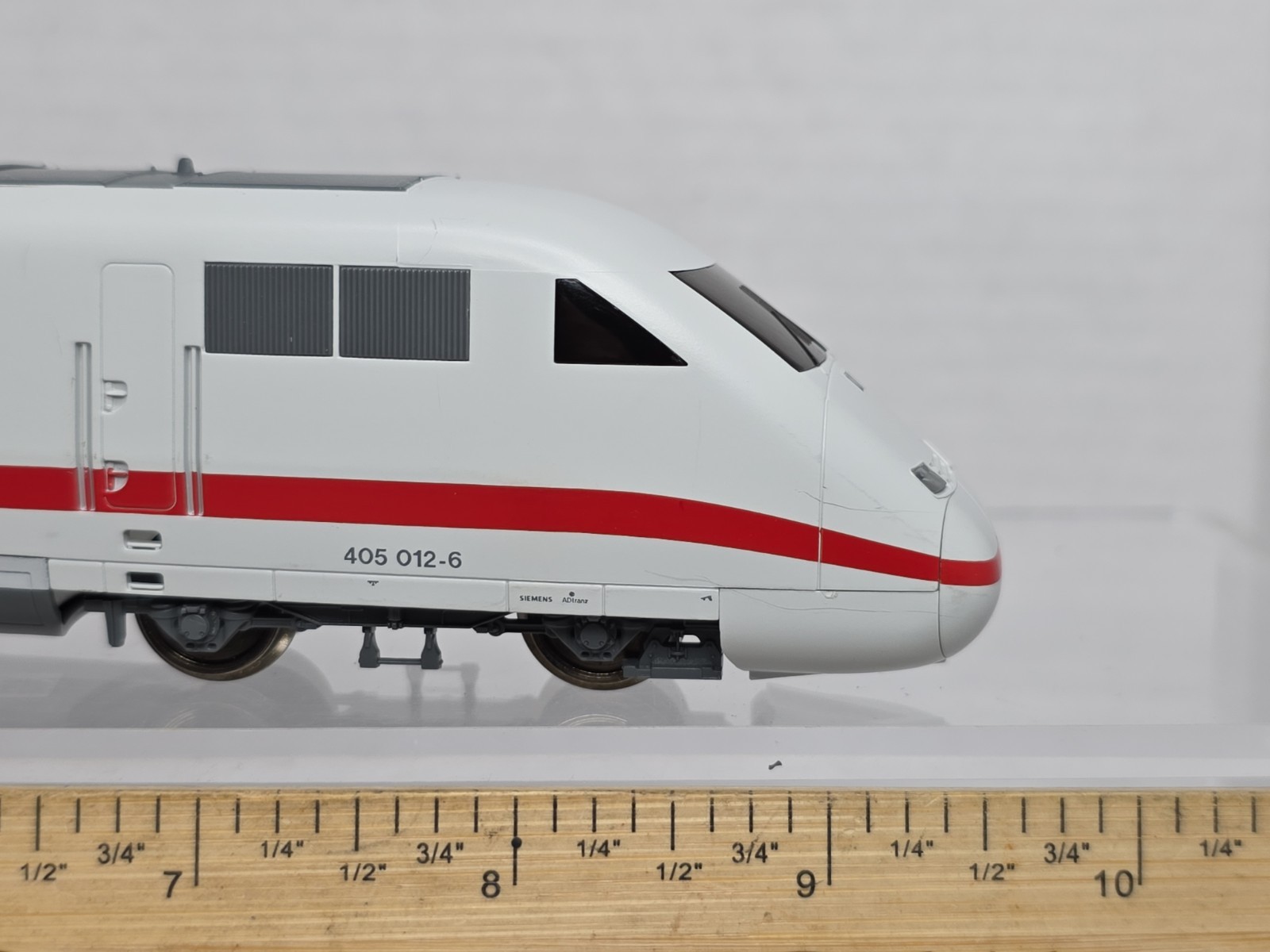 Roco HO Scale 405012-6 Lighted Dummy DB ICE High Speed Bullet Train (B)